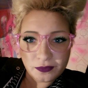 Meet your Posher, Amber